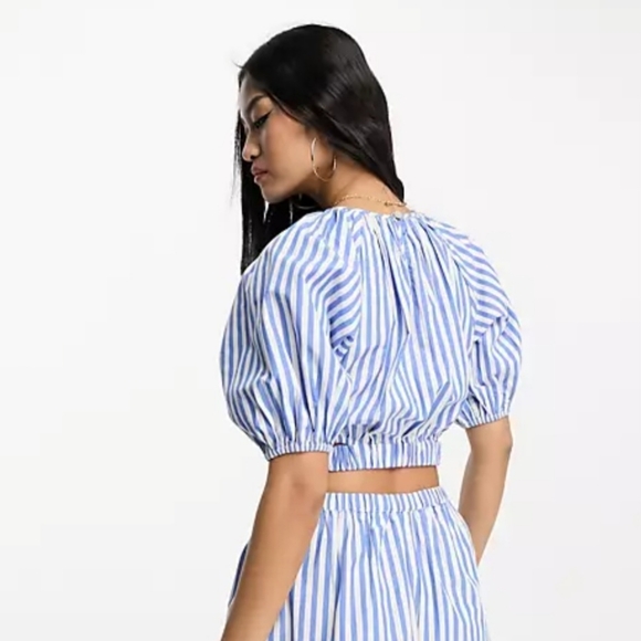 ASOS DESIGN Cut-out Detail Crop Top - Striped Blue - Picture 3 of 4